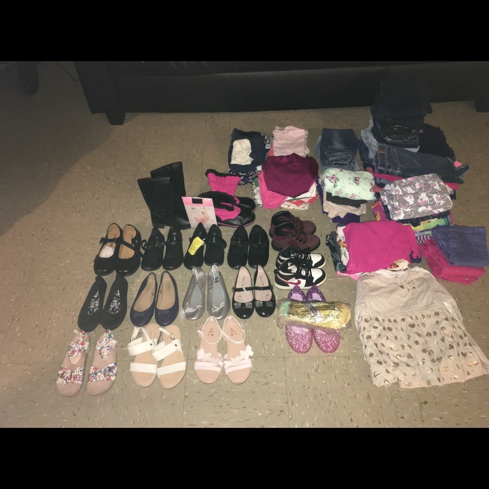 CLOTHING AND SHOES FOR A GIRL CHILD